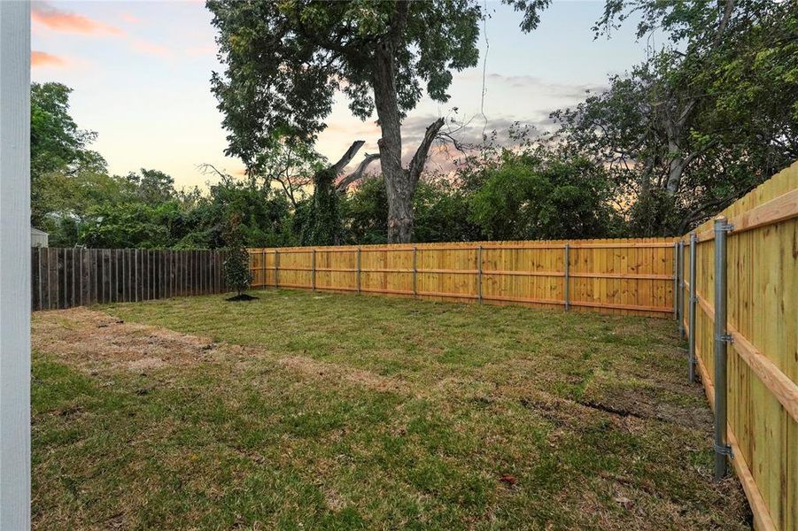 Exterior details and patio area of a home in , Dallas (Image 21).
