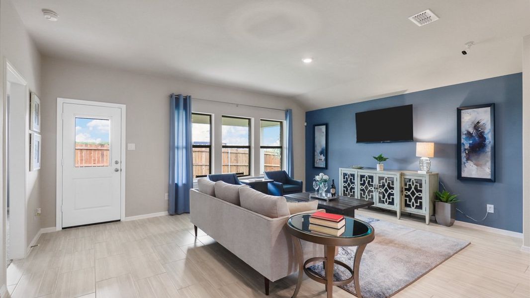 Furnished interior view inside a new home in Bella Vista, Granbury (Image 14).