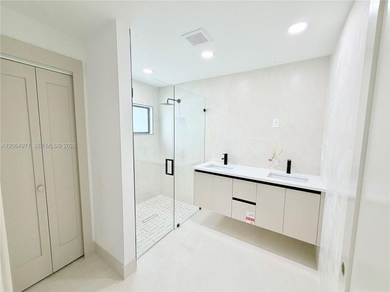 Furnished interior view inside a new home in , Lehigh Acres (Image 7).