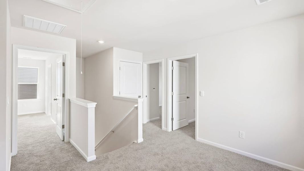Spacious, unfurnished interior of a new home in Cloverdale Hills, Piedmont (Image 23).