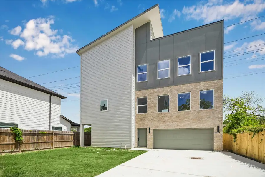 Front exterior of a new home in , Houston, TX, highlighting curb appeal (Image 2). Front exterior of a new home in , Houston, TX, highlighting curb appeal (Image 2).