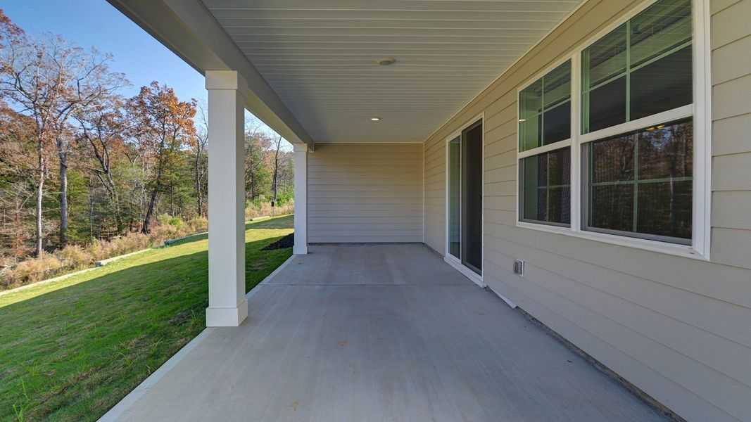 Exterior details and patio area of a home in Livingston Woods, Irmo (Image 25).