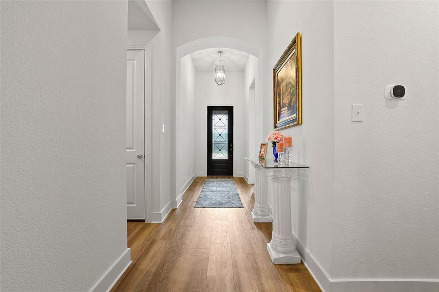 Expansive entry hall welcomes you into the home Expansive entry hall welcomes you into the home