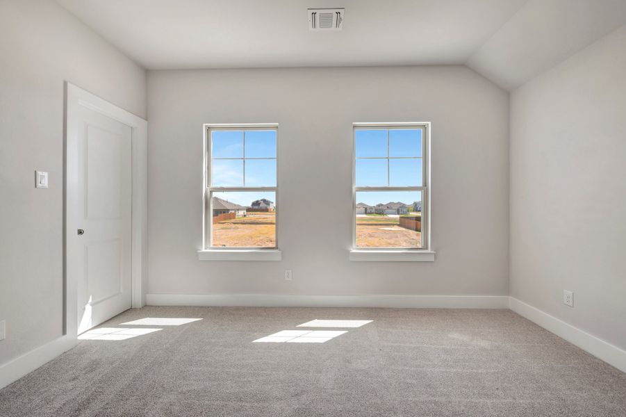 Spacious, unfurnished interior of a new home in The Meadows, Denton (Image 26).