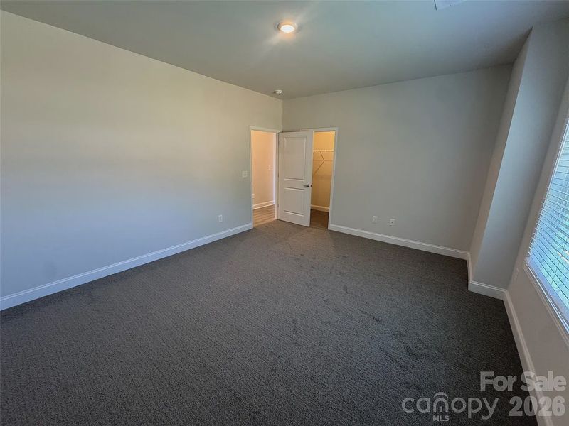 Spacious, unfurnished interior of a new home in Lauren Pines, York (Image 20).
