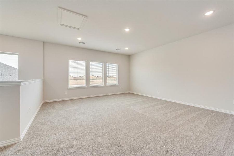 Spacious, unfurnished interior of a new home in Walden Pond, Forney (Image 24).