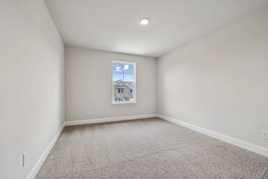 Spacious, unfurnished interior of a new home in Cades Bluff, Lebanon (Image 23).