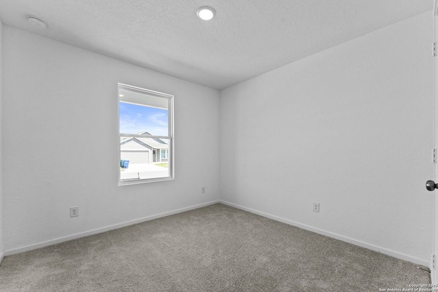 Spacious, unfurnished interior of a new home in Torian Village: Watermill Collection, San Antonio (Image 20).