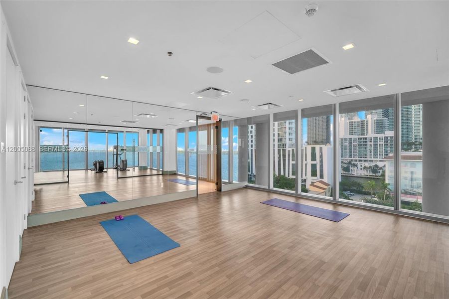 Community amenities in Missoni Baia, Miami (Image 52).