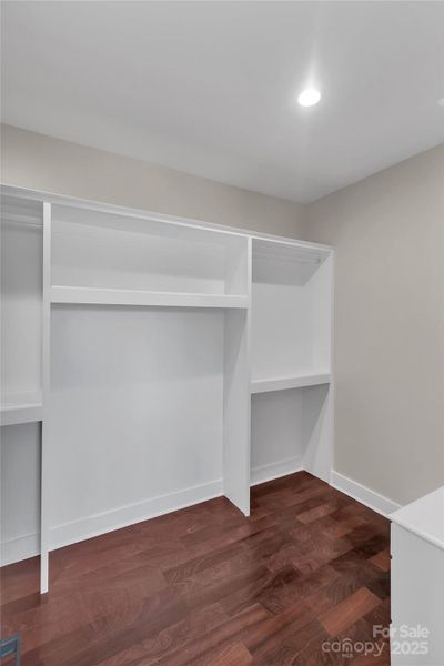 Spacious, unfurnished interior of a new home in , Kings Mountain (Image 31).