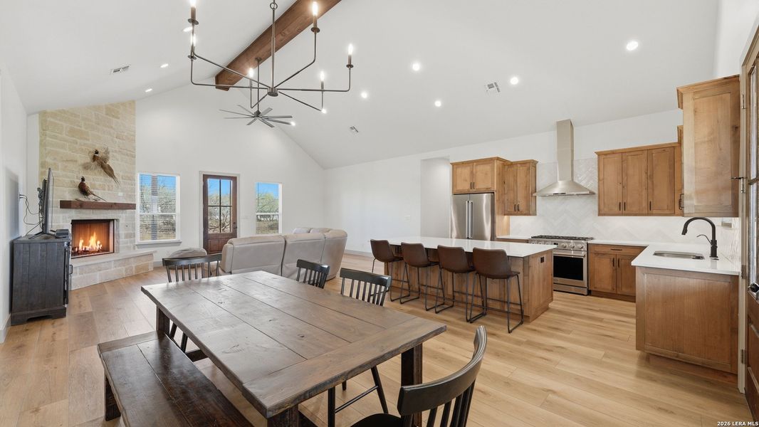 Furnished interior view inside a new home in , Seguin (Image 34).