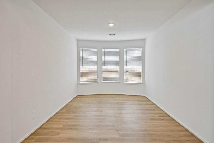Spacious, unfurnished interior of a new home in Riviera Pines - Premier Series, Huffman (Image 31).