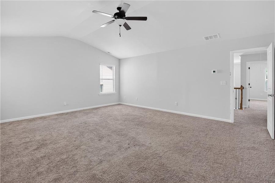 Spacious, unfurnished interior of a new home in , Atlanta (Image 43).