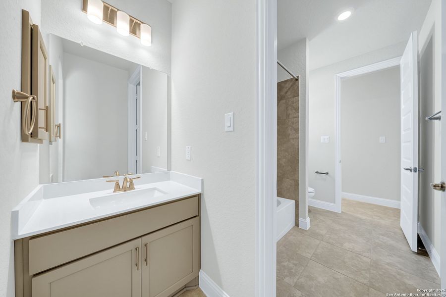 Furnished interior view inside a new home in Buffalo Crossing, Cibolo (Image 5). Furnished interior view inside a new home in Buffalo Crossing, Cibolo (Image 5).