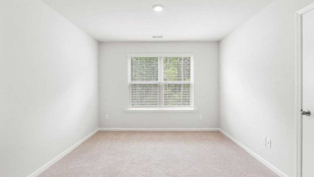 Spacious, unfurnished interior of a new home in Rivers Reach, Yemassee (Image 8).