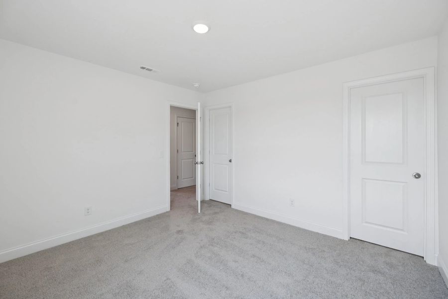 Spacious, unfurnished interior of a new home in Willow Landing, Mount Juliet (Image 41).