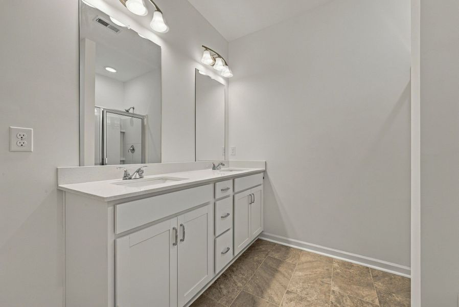 Furnished interior view inside a new home in Ironhorse, Dickson (Image 11).