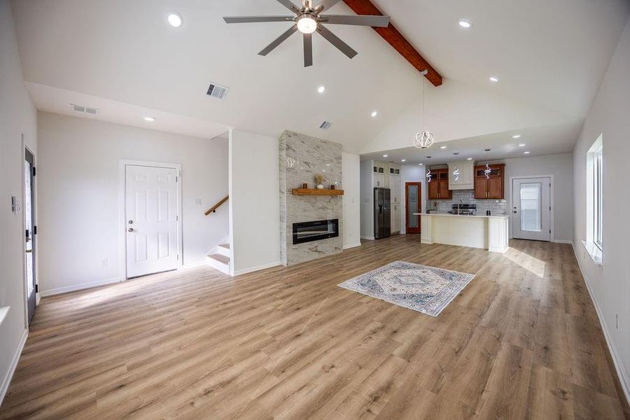 Spacious, unfurnished interior of a new home in , Woodway (Image 19).