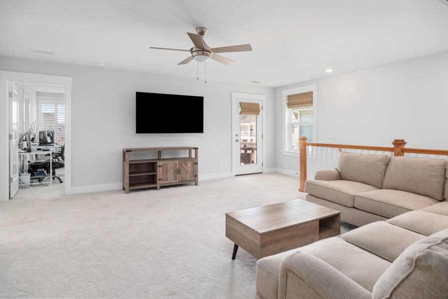 Furnished interior view inside a new home in , Wando (Image 30).