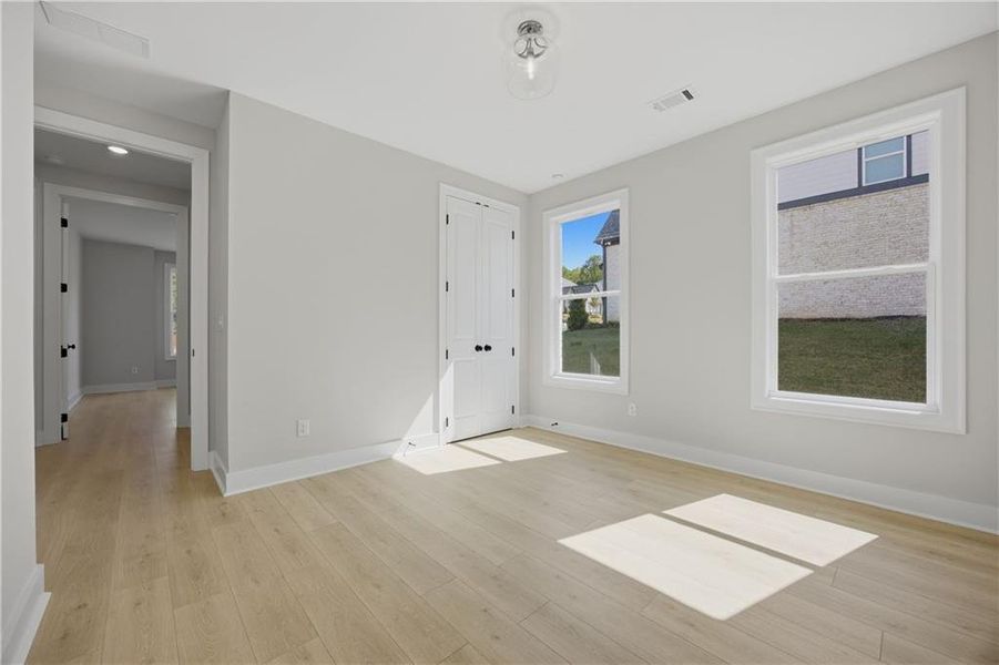 Spacious, unfurnished interior of a new home in Yellowstone Farms, Cumming (Image 37).