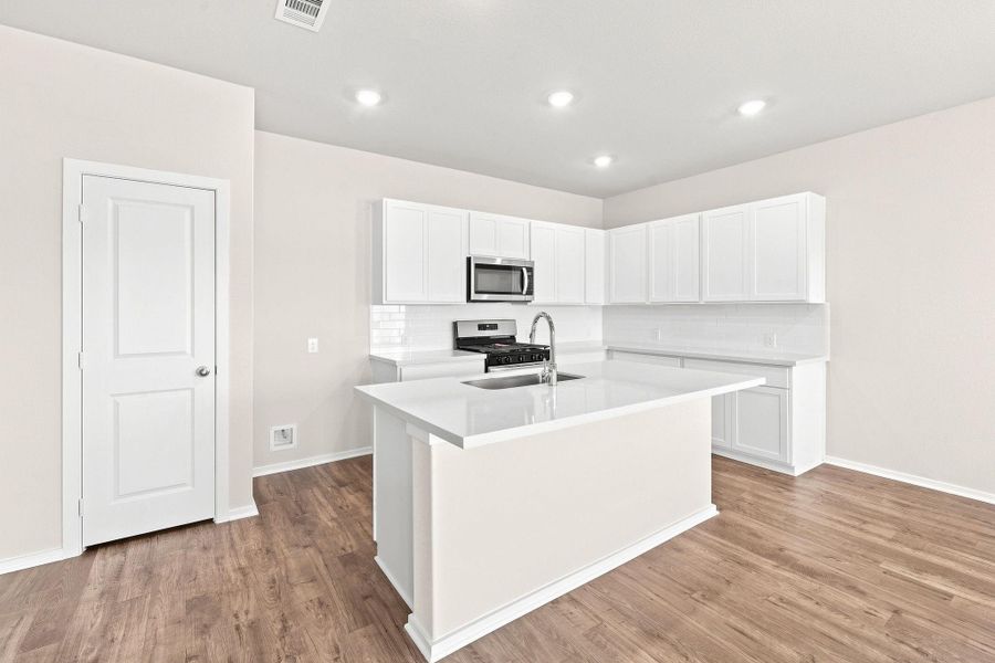 Furnished interior view inside a new home in Laurel Landing, Alvin (Image 11).