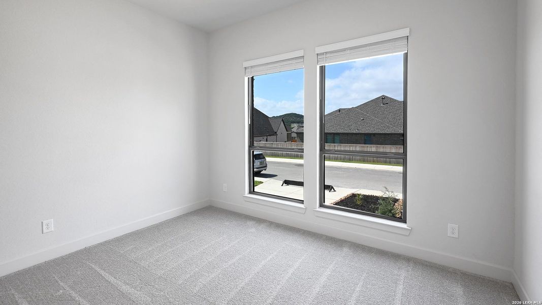 Spacious, unfurnished interior of a new home in Kinder Ranch, San Antonio (Image 21).
