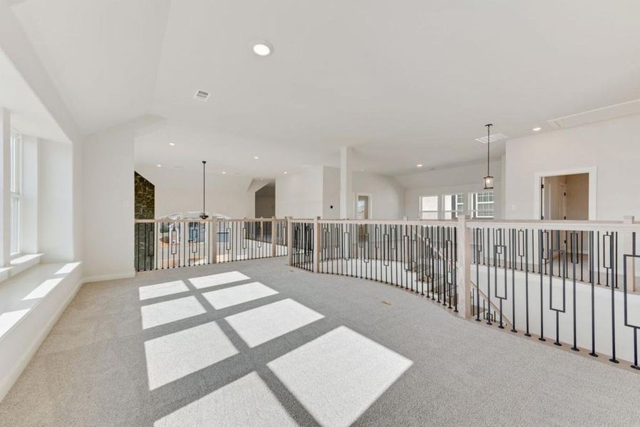 Spacious, unfurnished interior of a new home in Trails at Cottonwood Creek, Rowlett (Image 27).