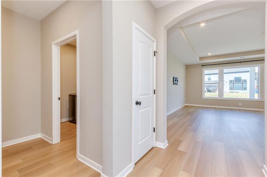 Spacious, unfurnished interior of a new home in Sweetbay Farm, Lawrenceville (Image 65).