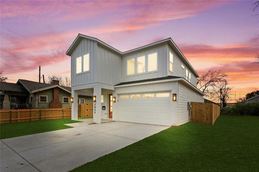 Front exterior of a new home in , Dallas, TX, highlighting curb appeal (Image 19). Front exterior of a new home in , Dallas, TX, highlighting curb appeal (Image 19).