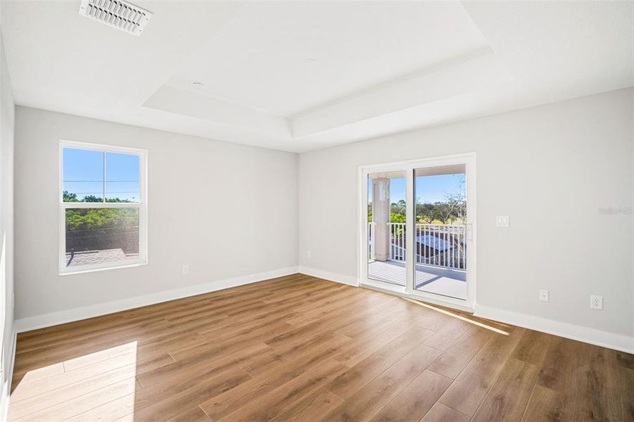 Spacious, unfurnished interior of a new home in , St. Petersburg (Image 41).