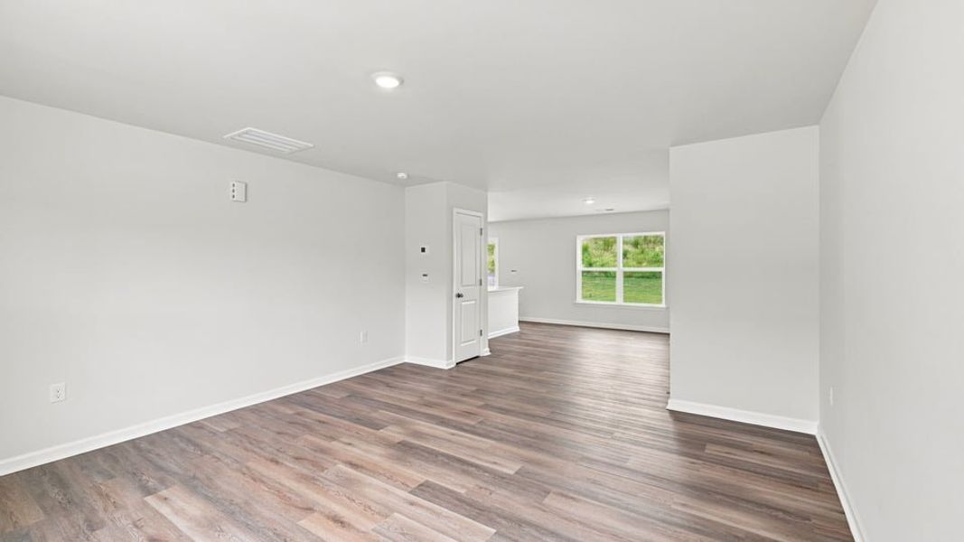 Spacious, unfurnished interior of a new home in Tyger Pines, Moore (Image 15).
