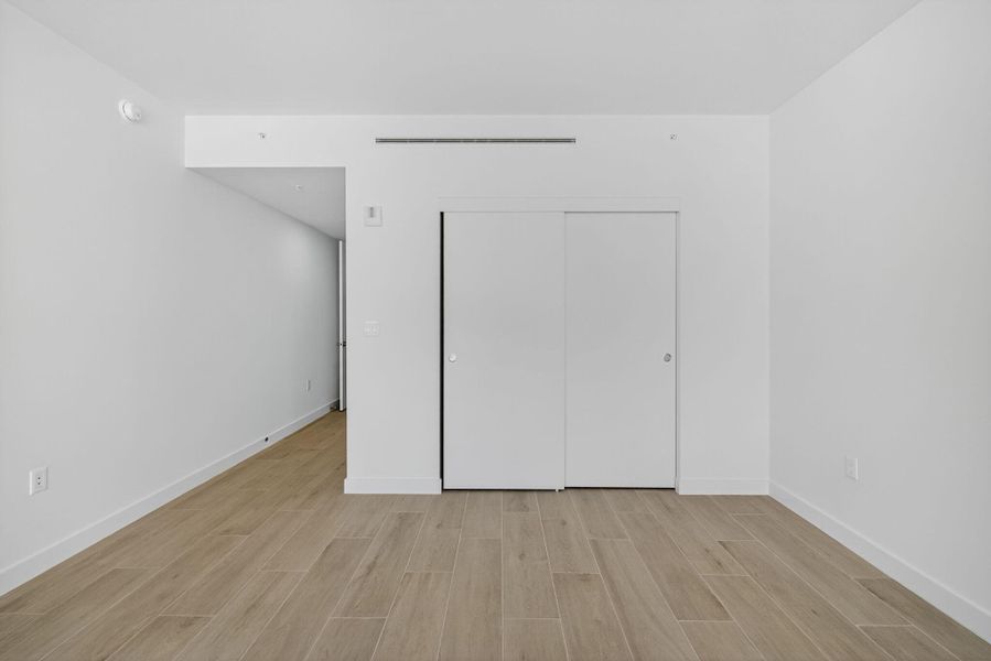 Spacious, unfurnished interior of a new home in , Pompano Beach (Image 40). Spacious, unfurnished interior of a new home in , Pompano Beach (Image 40).