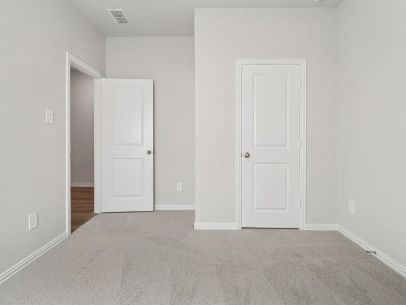 Spacious, unfurnished interior of a new home in River Ridge, Crandall (Image 15).