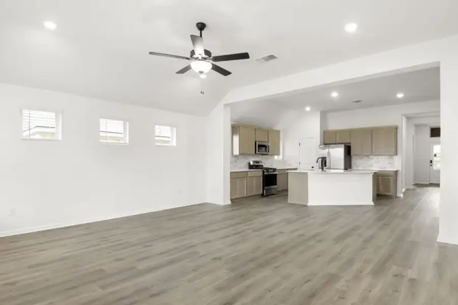 Representative unfurnished interior of a home built from the Kelley by Pacesetter Homes in Grande Estates, Bertram (Image 20).
