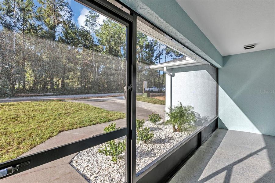 Exterior details and patio area of a home in , Belleview (Image 2).