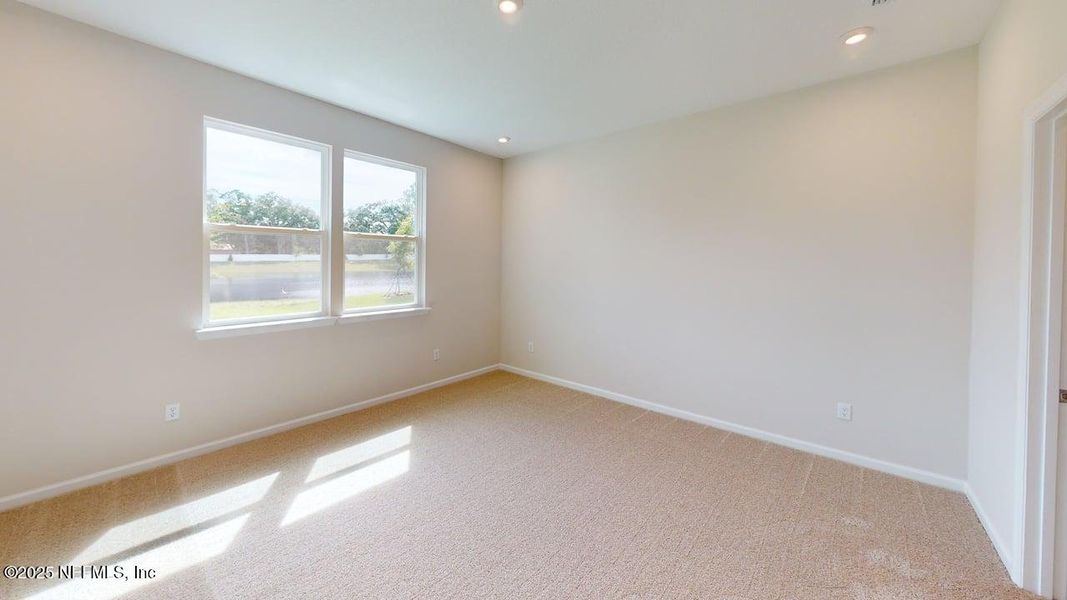 Spacious, unfurnished interior of a new home in Sandridge Hills, Green Cove Springs (Image 12).