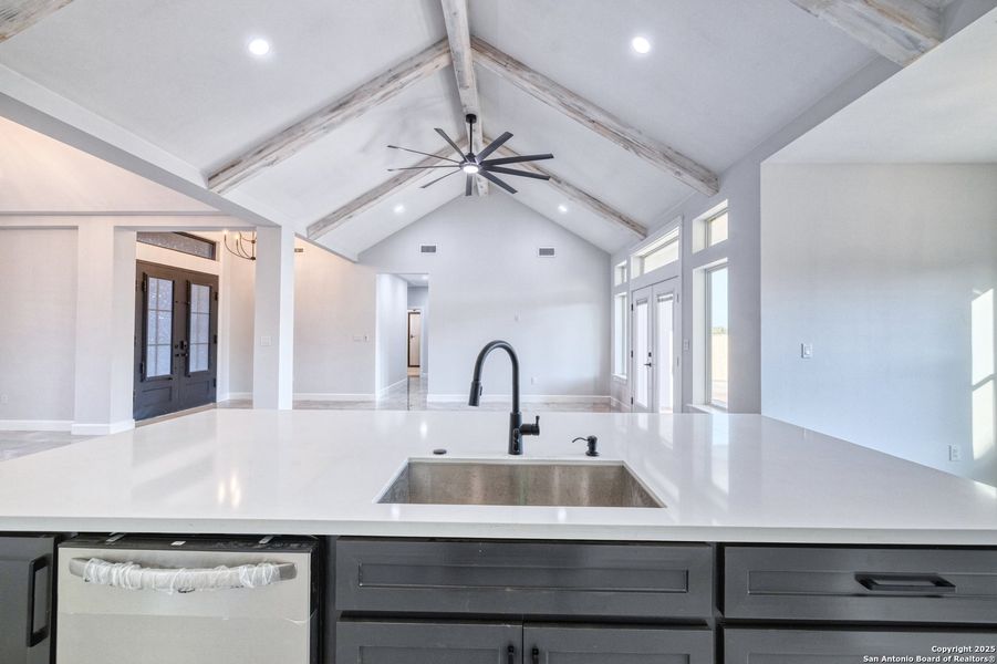 Close-up of interior finishes inside a home in , Uvalde (Image 15).