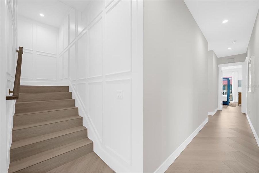 Spacious, unfurnished interior of a new home in , Sarasota (Image 21).