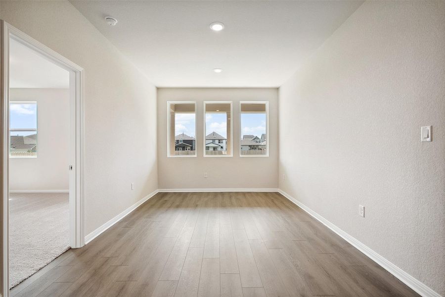 Spacious, unfurnished interior of a new home in Covered Bridge, Hutto (Image 22).