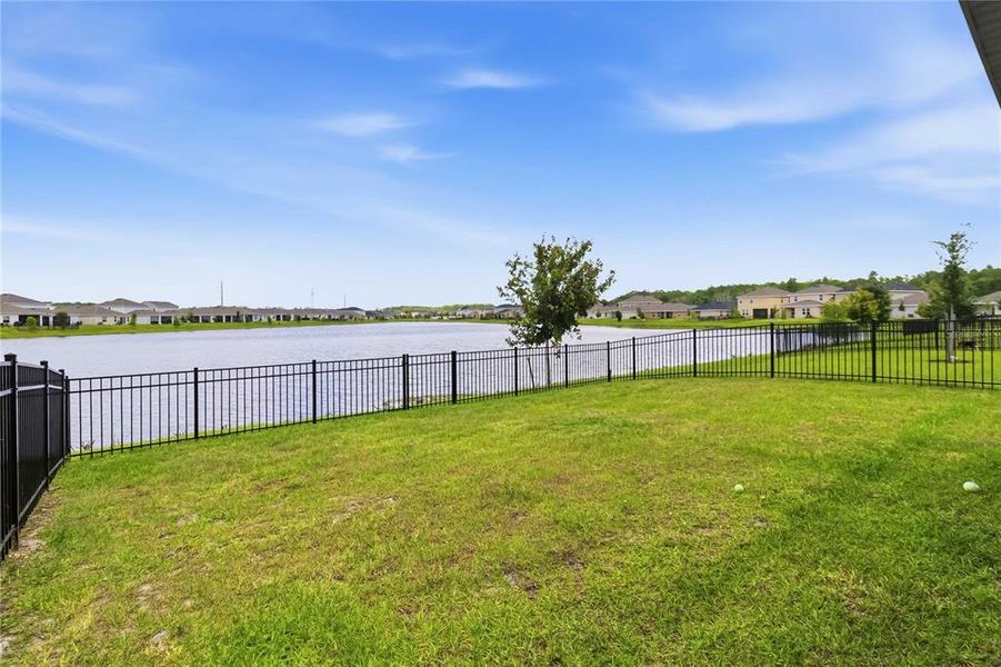 Exterior details and patio area of a home in , St. Cloud (Image 4).