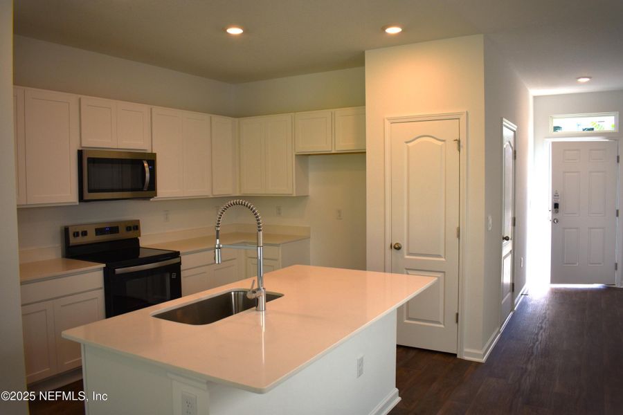 Furnished interior view inside a new home in Irongate Villas, Jacksonville (Image 4).