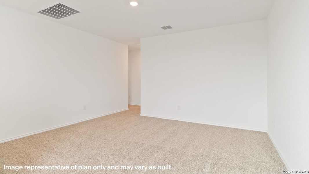 Spacious, unfurnished interior of a new home in Blue Ridge Ranch, San Antonio (Image 17).
