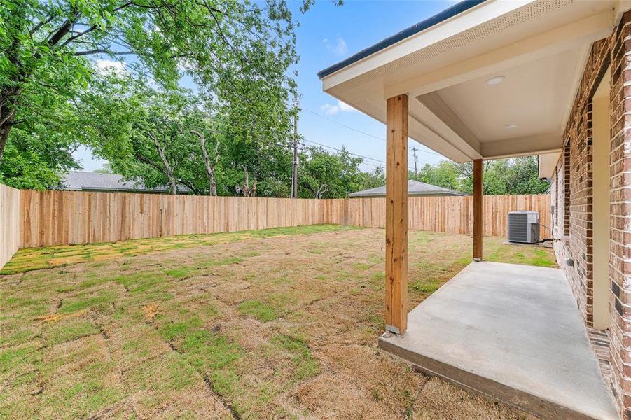 Exterior details and patio area of a home in , Waco (Image 3).