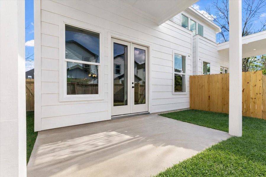 Exterior details and patio area of a home in , Houston (Image 27).