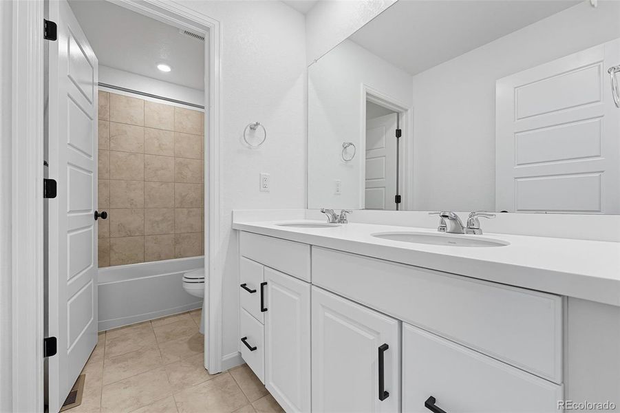 8828 Whiteclover ~ Ready Now