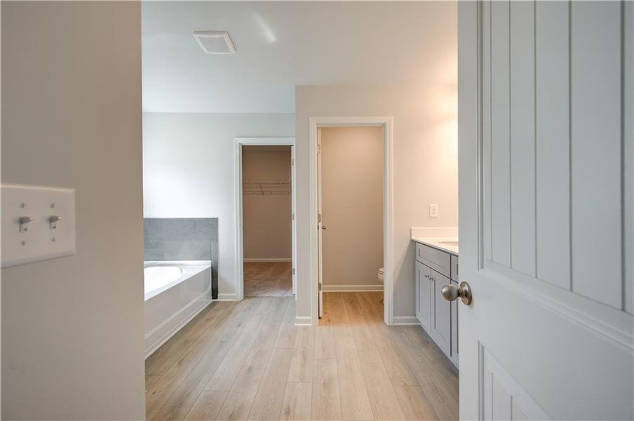 Spacious, unfurnished interior of a new home in Bowers Farm, McDonough (Image 25).