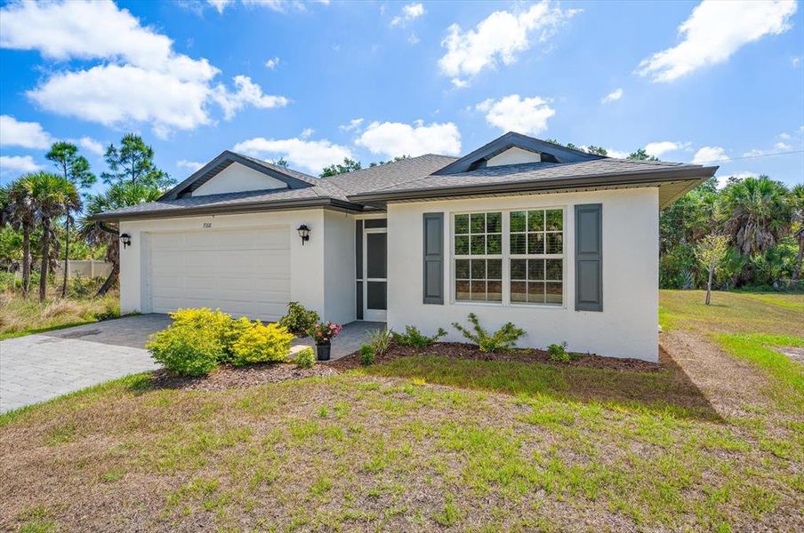 Exterior details and patio area of a home in , Port Charlotte (Image 29).