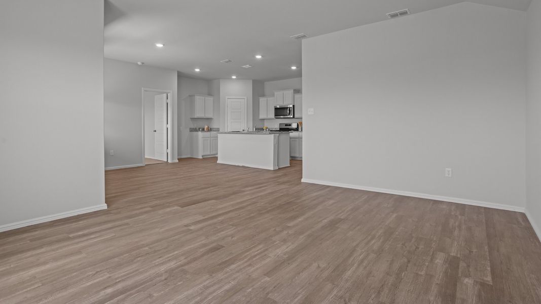 Representative unfurnished interior of a home built from the DENTON by D.R. Horton in Faculty Row, Abilene (Image 16).