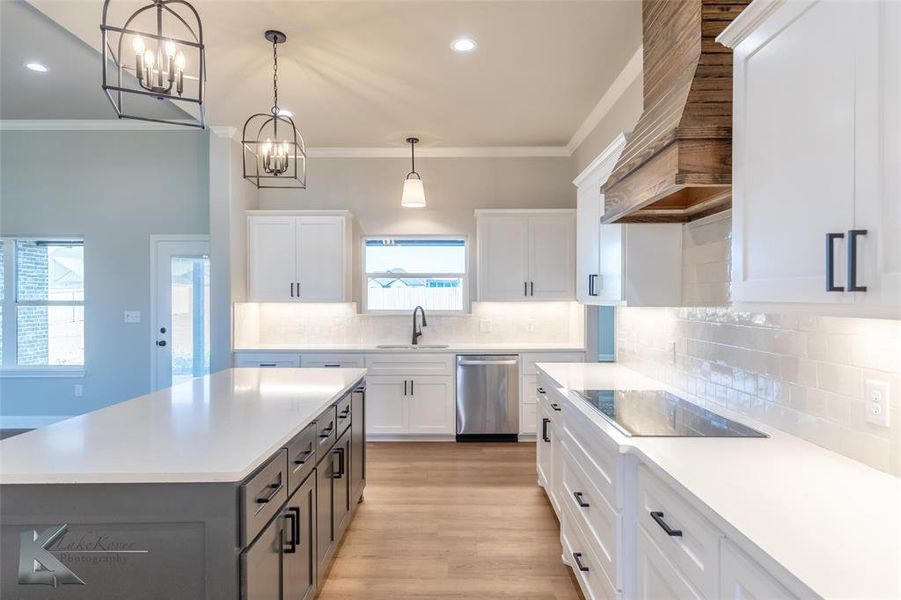 Furnished interior view inside a new home in , Abilene (Image 18).