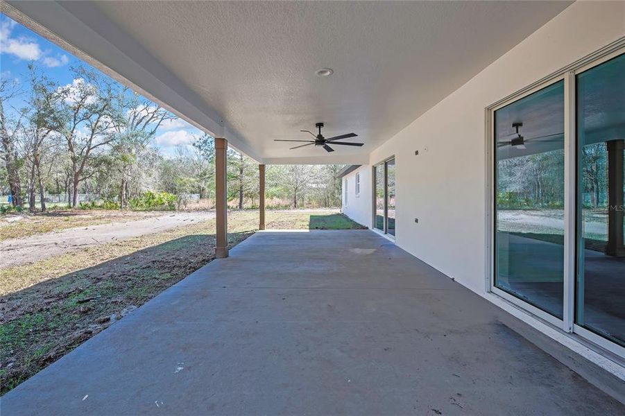 Exterior details and patio area of a home in , Crystal River (Image 30).